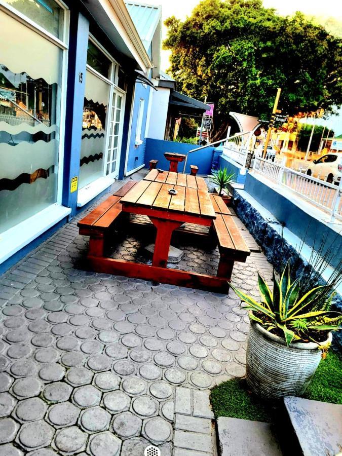 Shark Shack Backpackers Vandrarhem Mossel Bay Exteriör bild