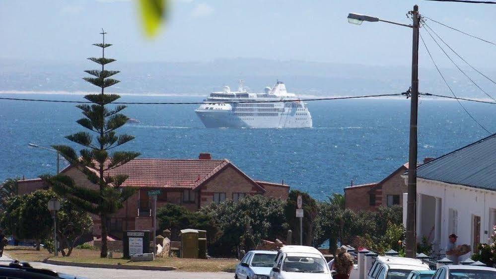 Shark Shack Backpackers Vandrarhem Mossel Bay Exteriör bild